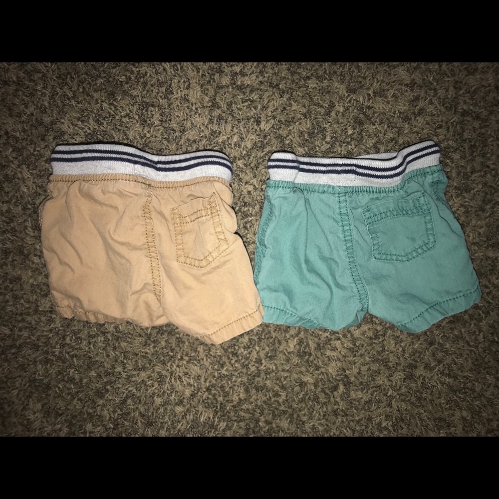 Osh Kosh- 6 month boys shorts - Picture 2 of 3